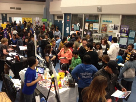 Students and parents from different schools walk around in the rotunda, searching for good summer programs. A variety of vendors came to the fair to persuade students to join their programs. “I think it’s better to do a  program in the summer and continue to enrich our academics, rather than sit at home watch TV all day,” sophomore Amorette Simon said. 