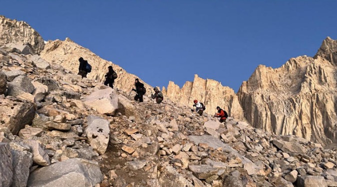 Scouts from AHS summit Mt.&nbsp;Whitney