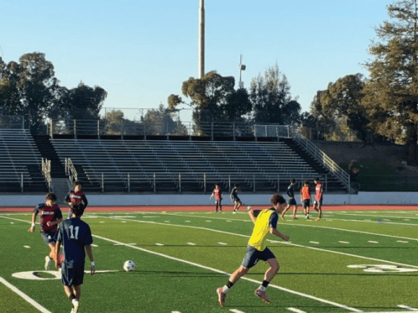 Varsity boys’ soccer loses 1-0 against Kennedy 