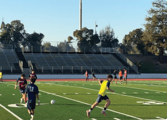 Varsity boys’ soccer loses 1-0 against Kennedy 