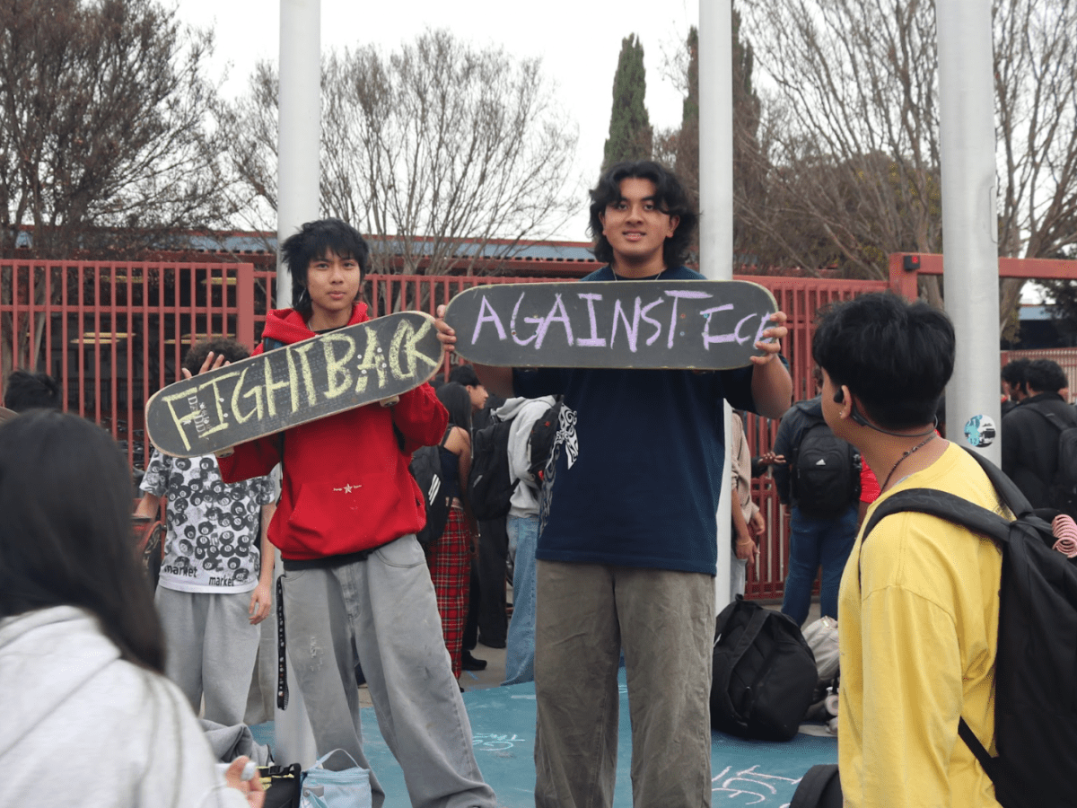 AHS students walk out in protest of&nbsp;ICE